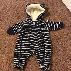 Newborn hooded pram